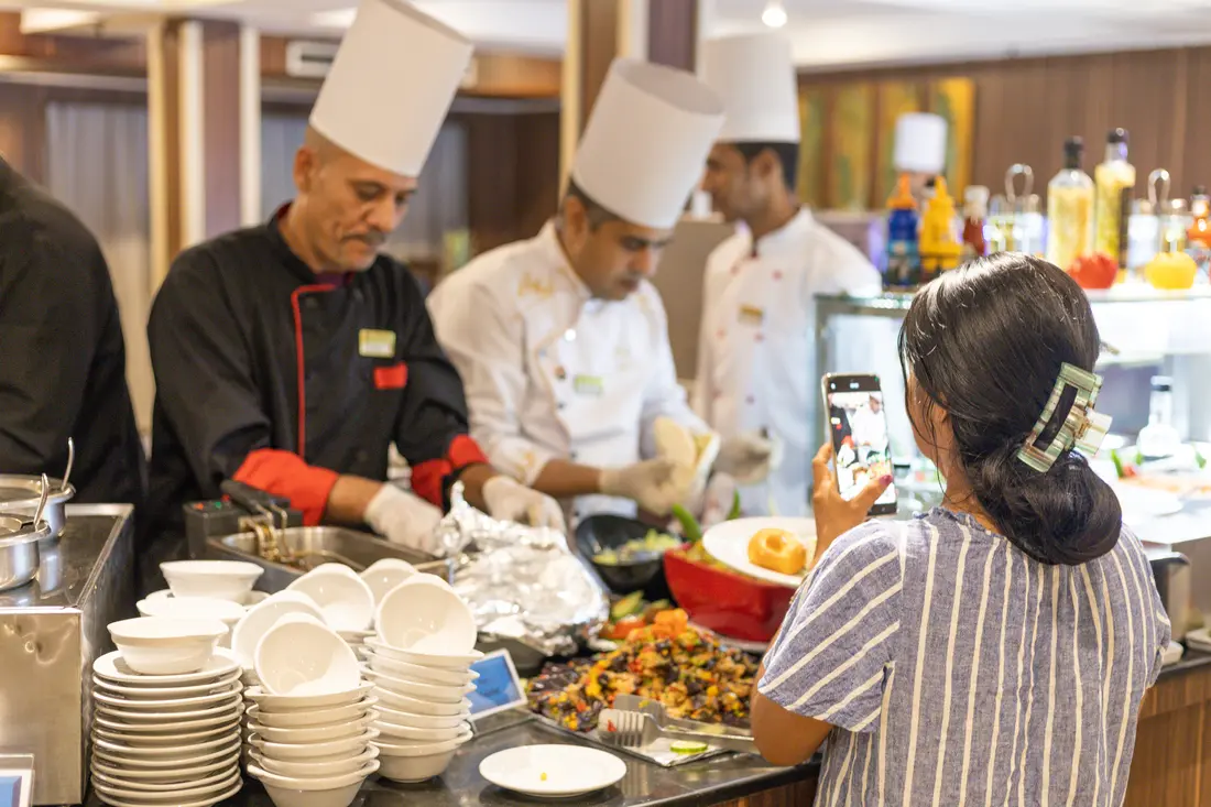 hapi v dinner and african party 44